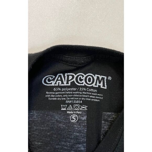 Street Fighter Graphic T-shirt Women Small Black Short Sleeve - Picture 5 of 6